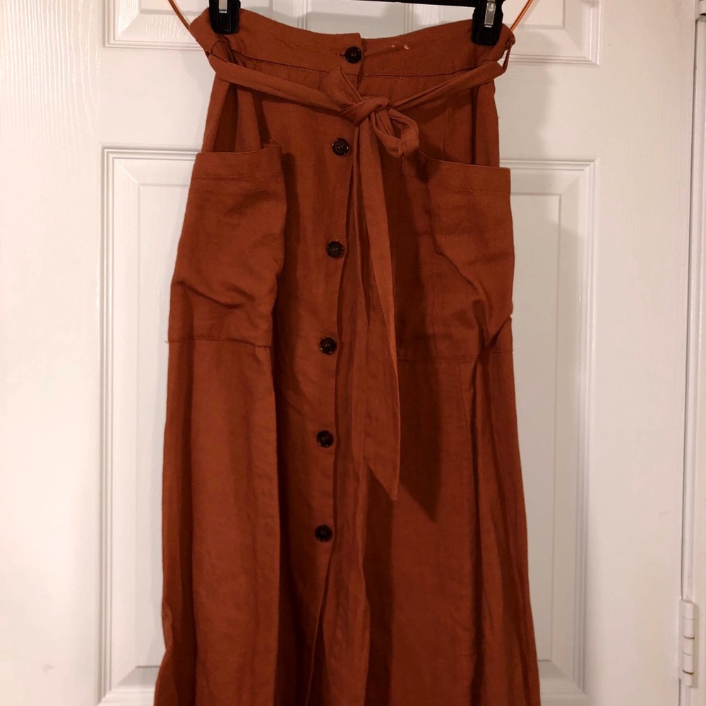Button-up skirt
